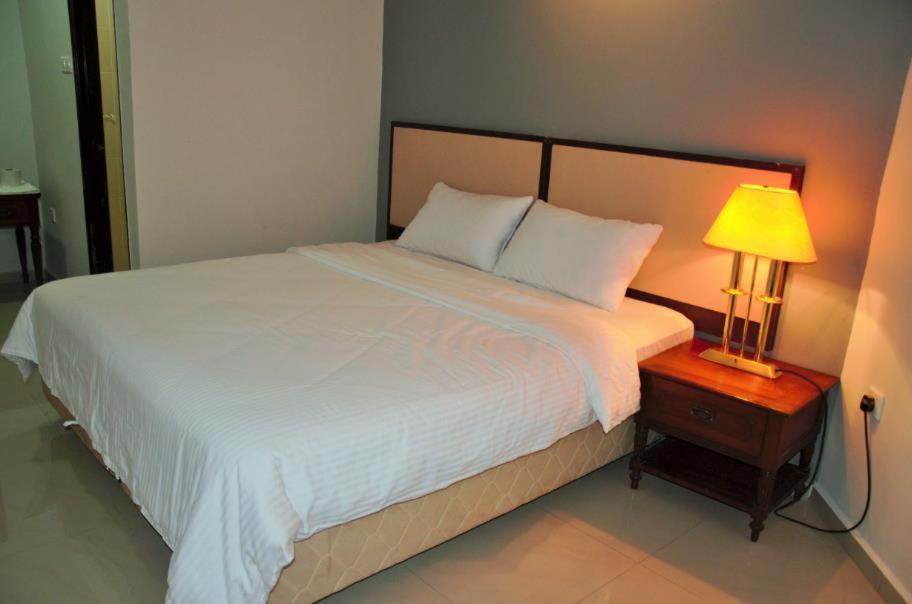 Senrose Hotel Kuantan Kültér fotó